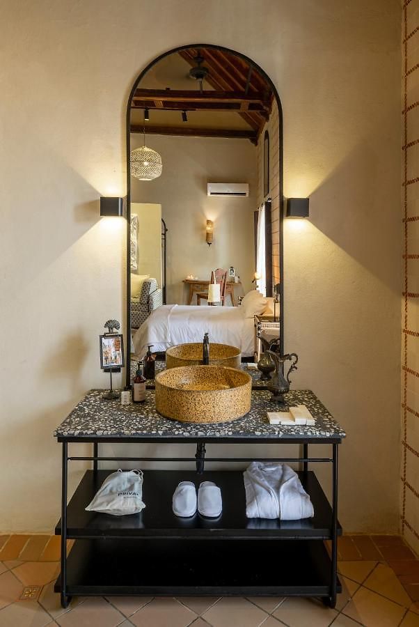 Privado Designer Boutique 4*