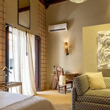 Privado Designer Boutique Hotel