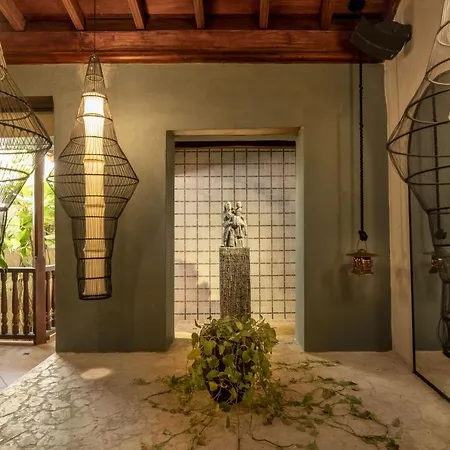 Privado Designer Boutique Hotel