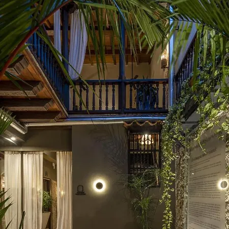 Privado Designer Boutique 4*